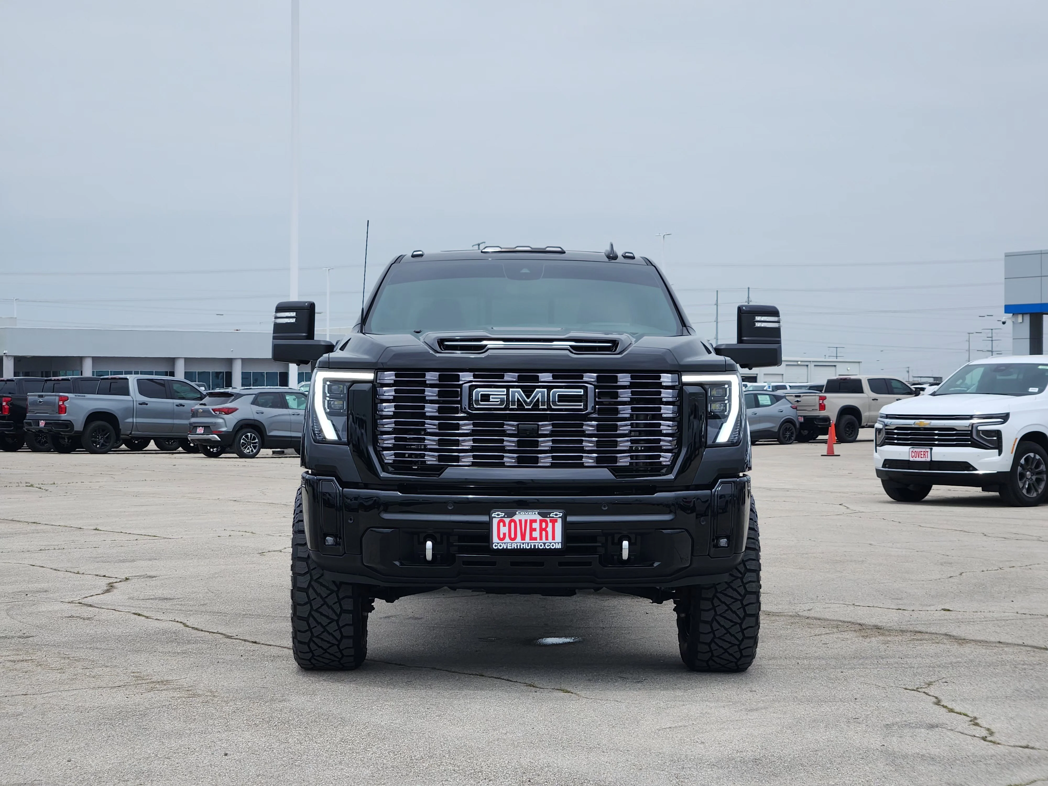 Used 2026 Onyx Black GMC Denali Ultimate image 2