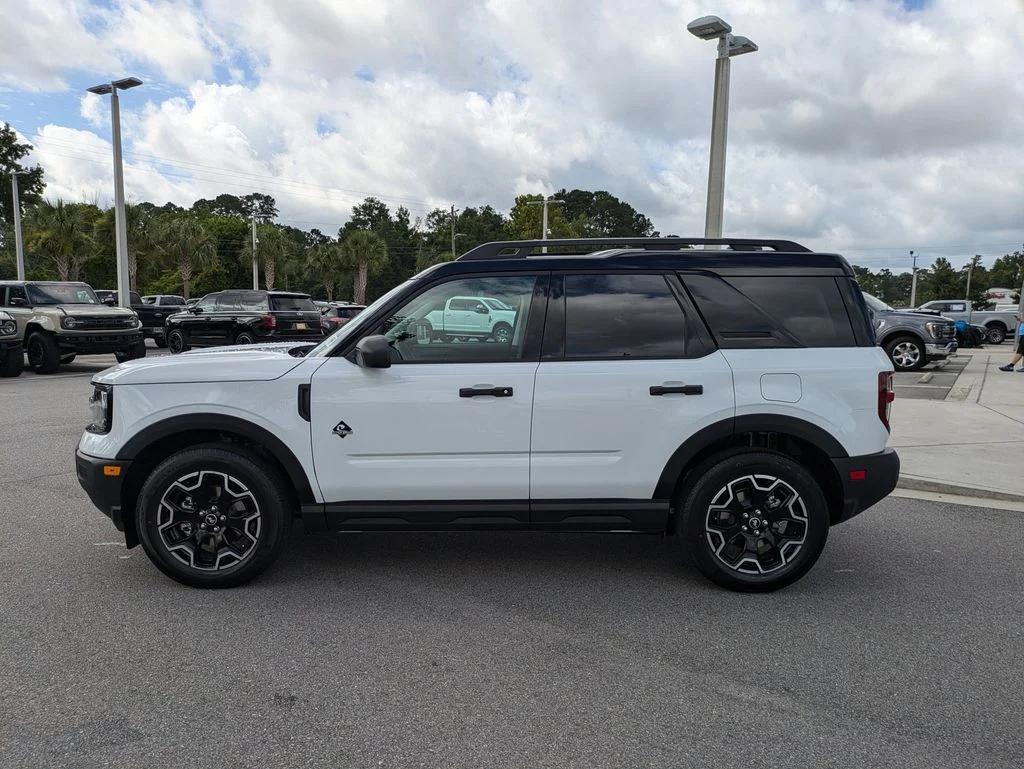 New 2026 Oxford White Ford Outer Banks image 7