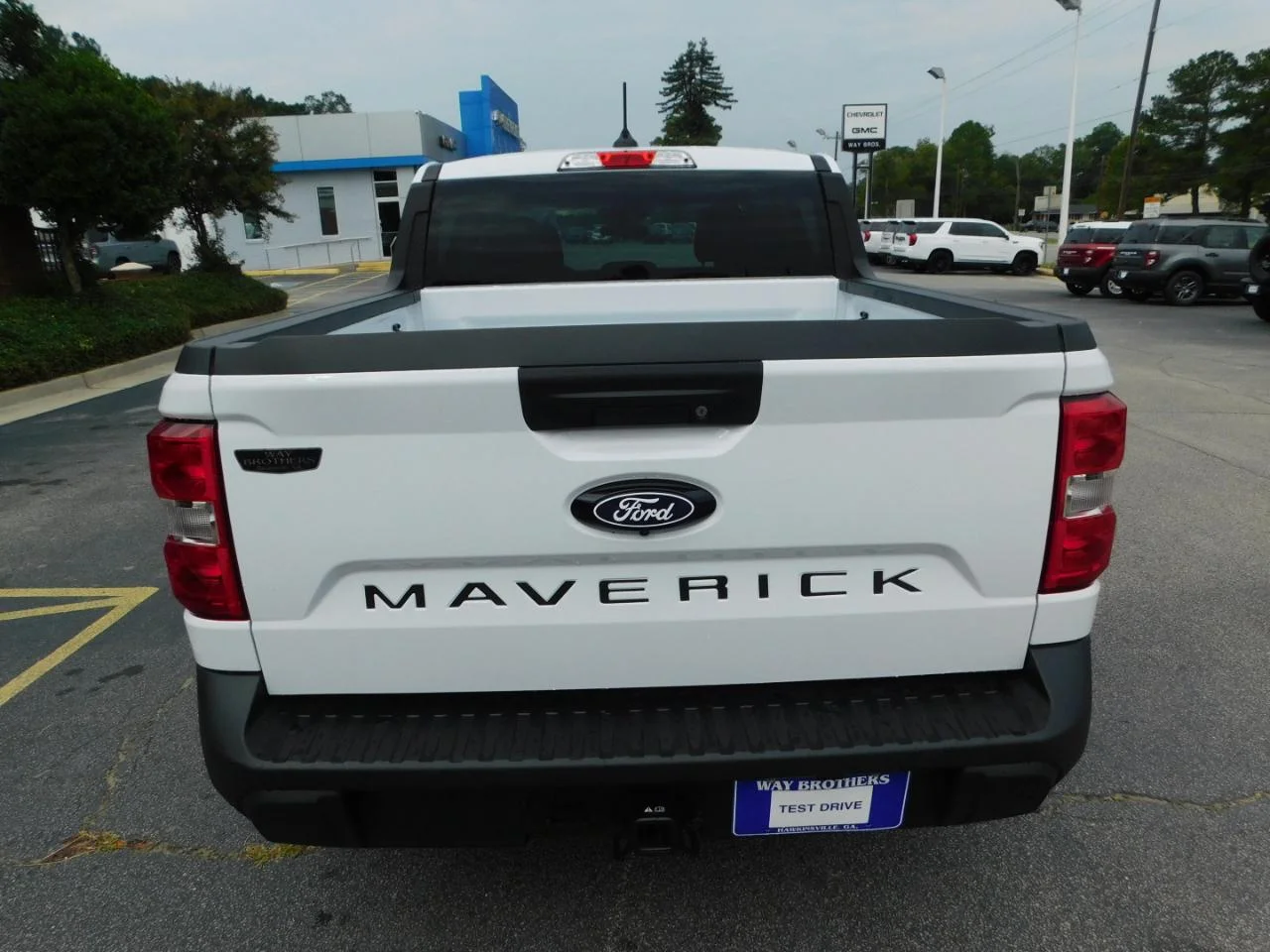 New 2026 Oxford White Ford XLT image 7