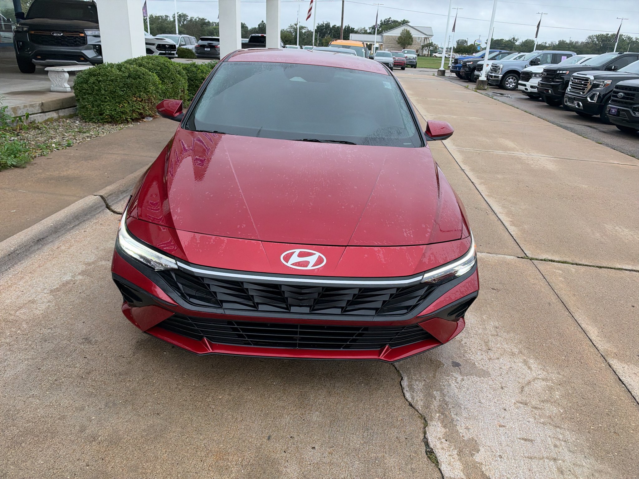 Used 2024 Ultimate Red Hyundai SEL image 3