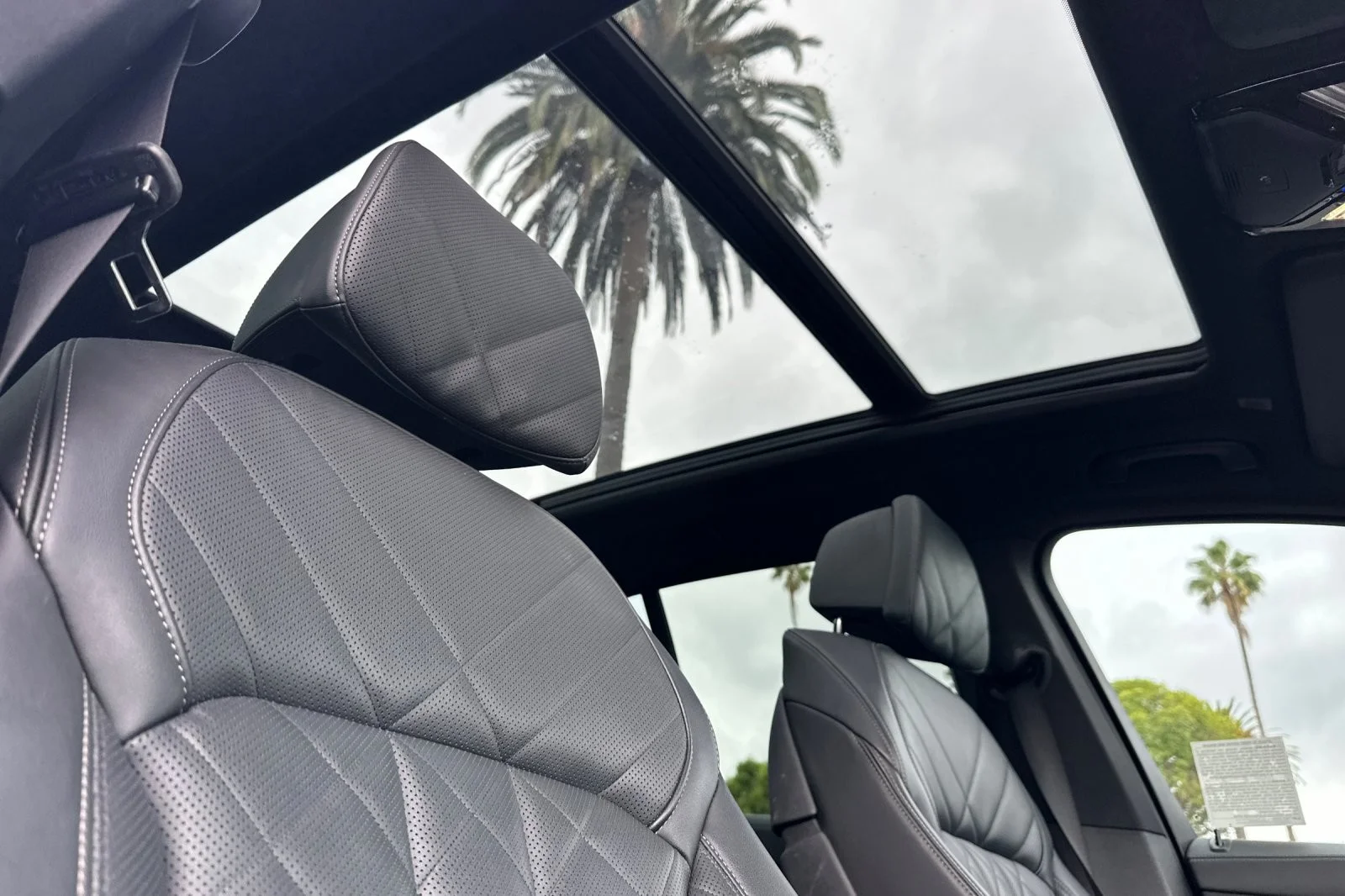Used 2024 Skyscraper Grey Metallic BMW xDrive40i image 16