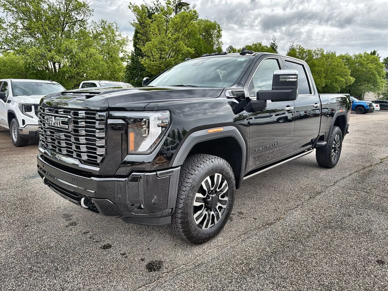 New 2026 Onyx Black GMC Denali Ultimate image 4