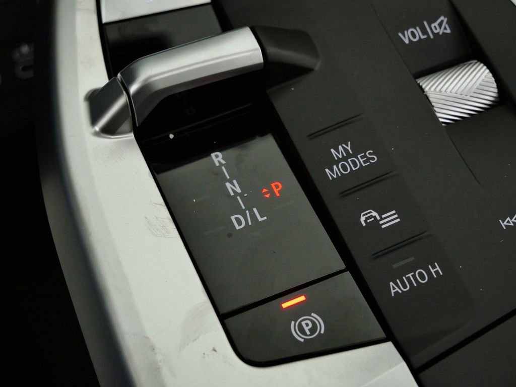 Used 2026 Space Silver Metallic BMW xDrive28i image 48