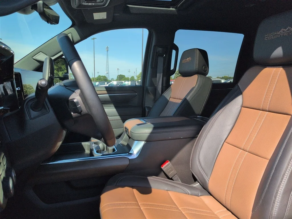 Used 2025 Radiant Red Tintcoat Chevrolet High Country image 20