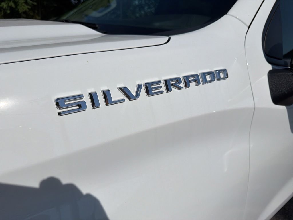 Used 2023 White Chevrolet LT image 9