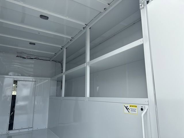 New 2025 Summit White Chevrolet 1WT image 9
