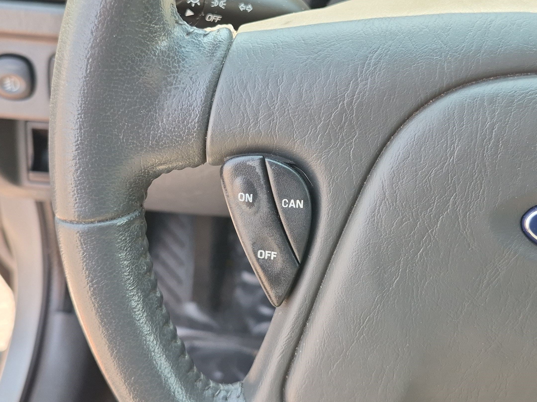 Used 2005 Silver Metallic Clearcoat Ford Hybrid image 17
