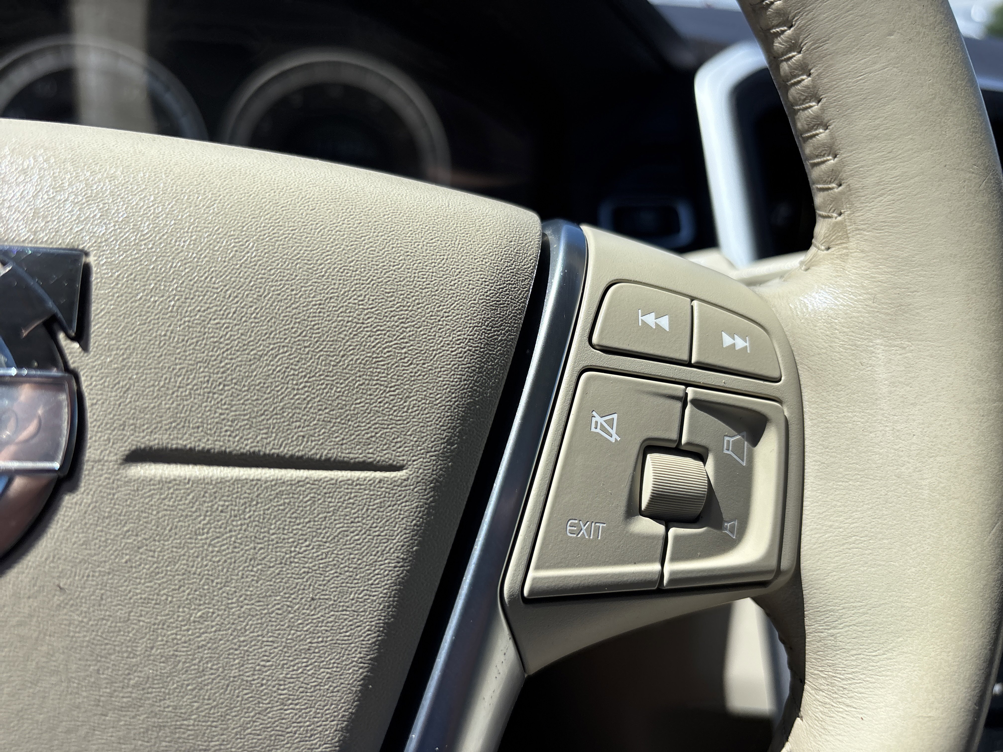 Used 2011 Ice White Volvo 3.0T AWD image 27