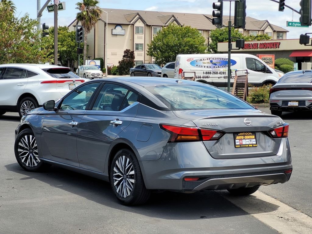 Used 2024 Gray Nissan 2.5 SV image 6