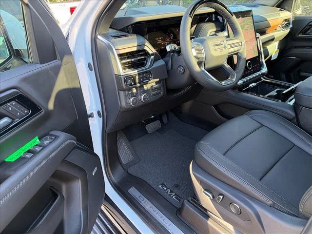 2026 GMC Yukon XL Denali - Photo 21