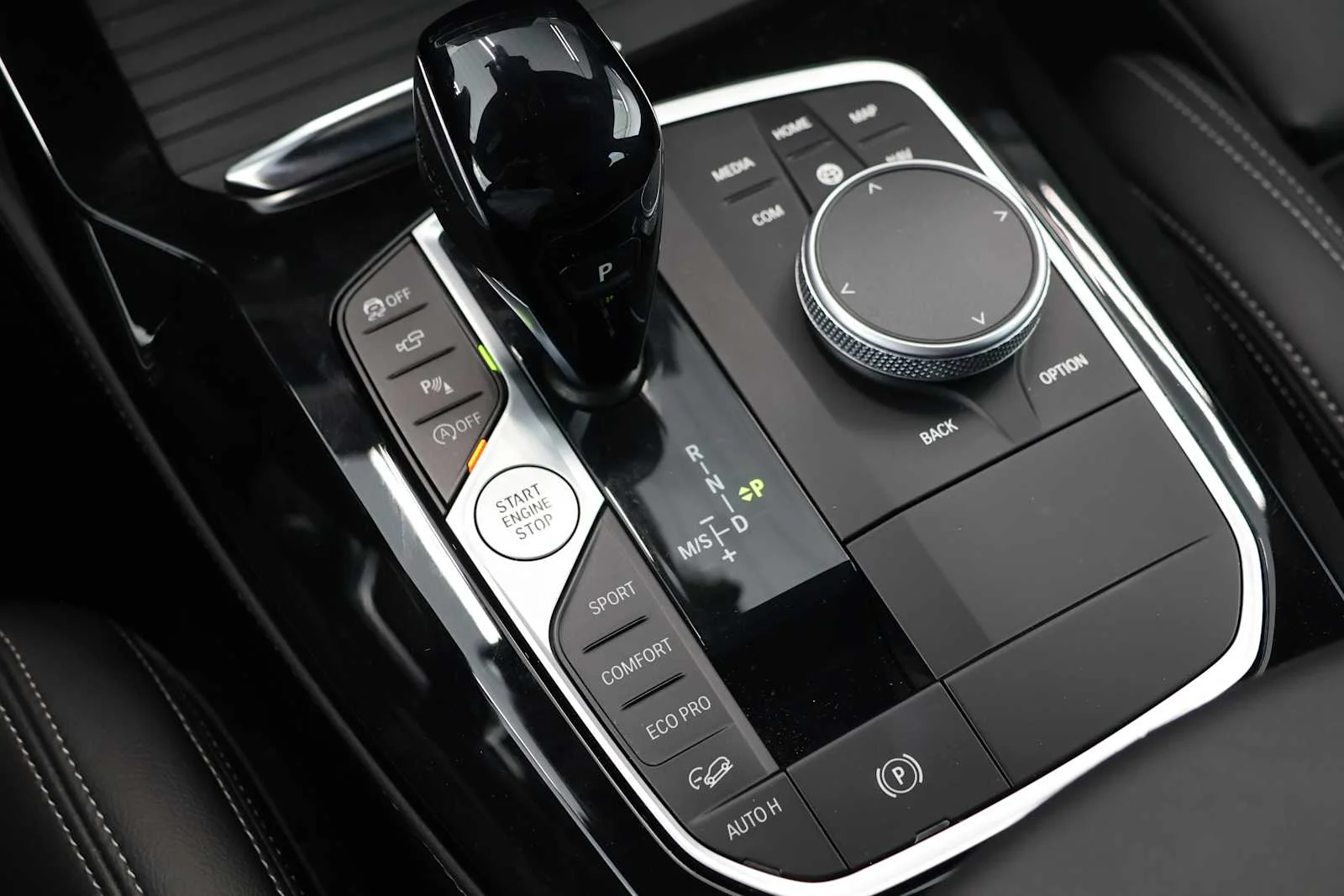 Certified Used 2025 Mineral White Metallic BMW xDrive30i image 19