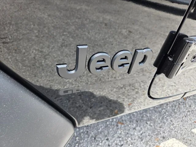 New 2026 Black Clear-Coat Exterior Paint Jeep Sport S image 4