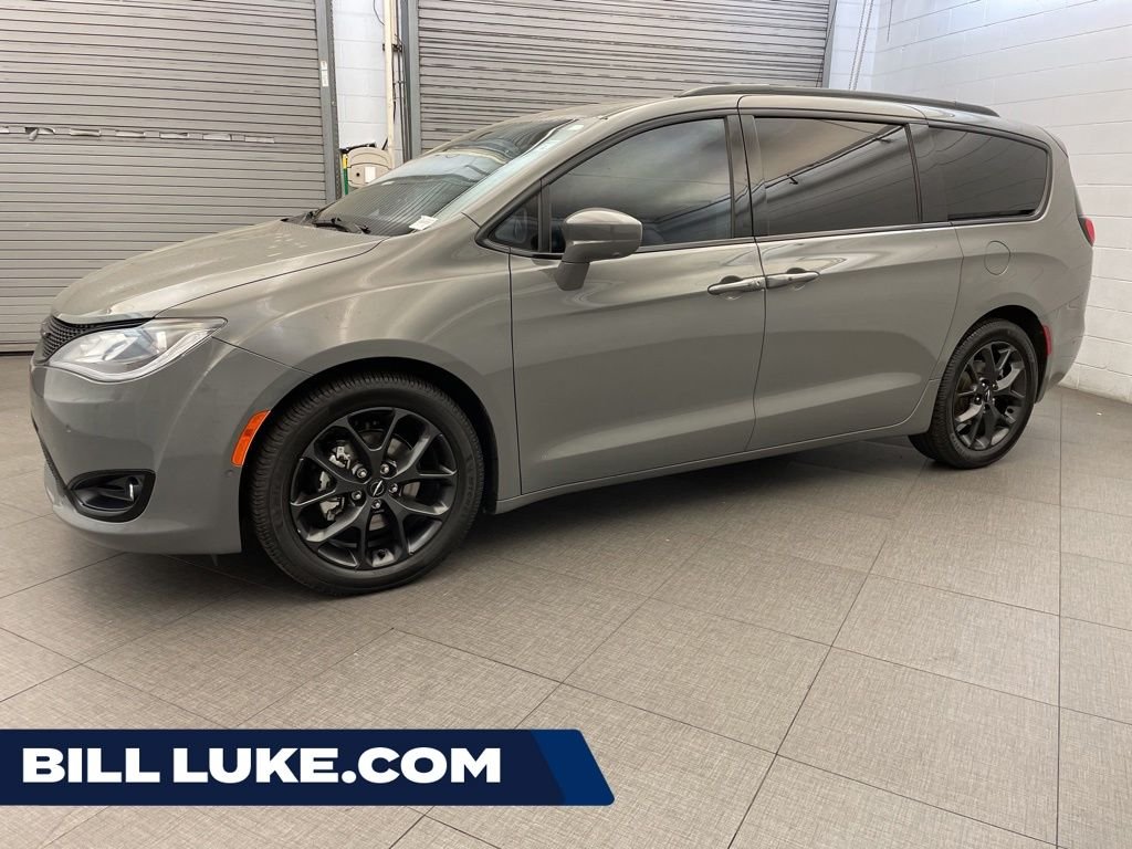 2020 Chrysler Pacifica Touring L Plus's photo