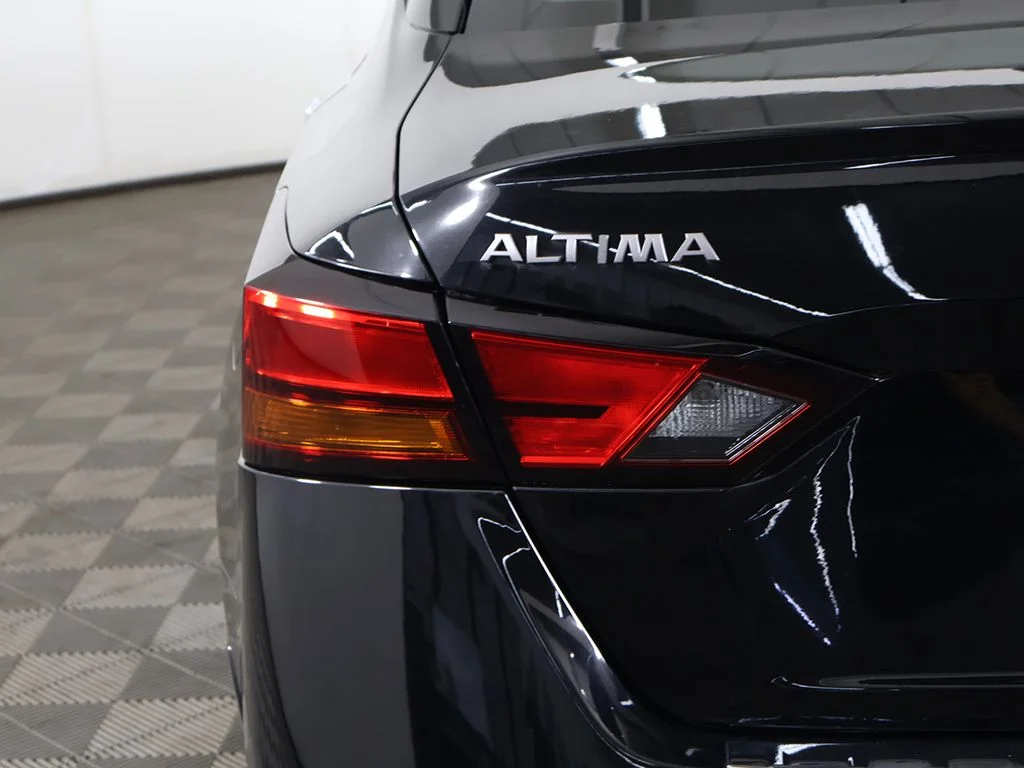Used 2023 Black Nissan 2.5 SL image 16
