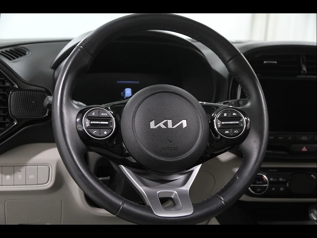 Used 2024 Gravity Gray Kia EX image 7