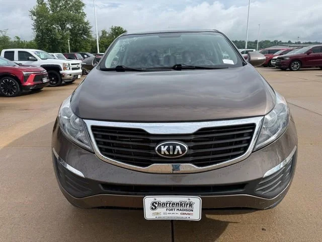 Used 2013 Brown Kia LX image 7