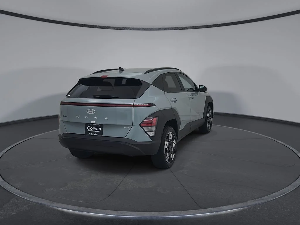 Used 2025 Green Hyundai SEL image 15