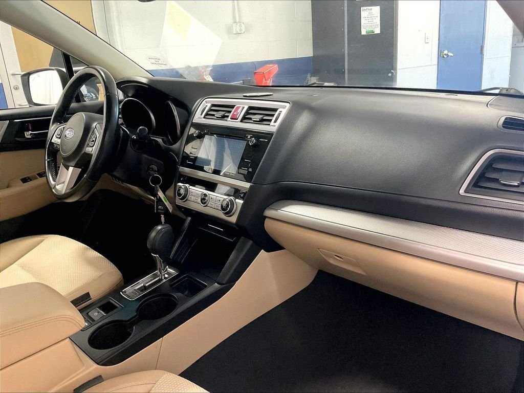 Used 2015 White Subaru 2.5i Premium image 14