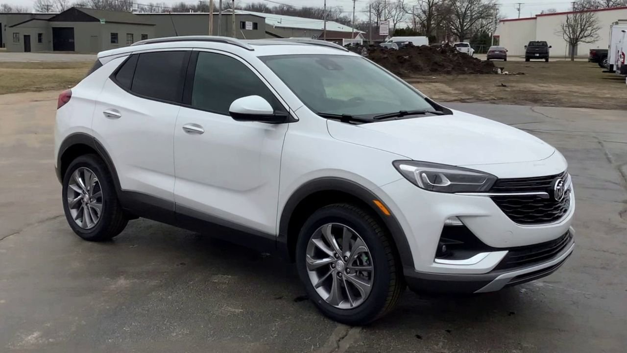 Used 2023 Off-white Buick Essence image 2