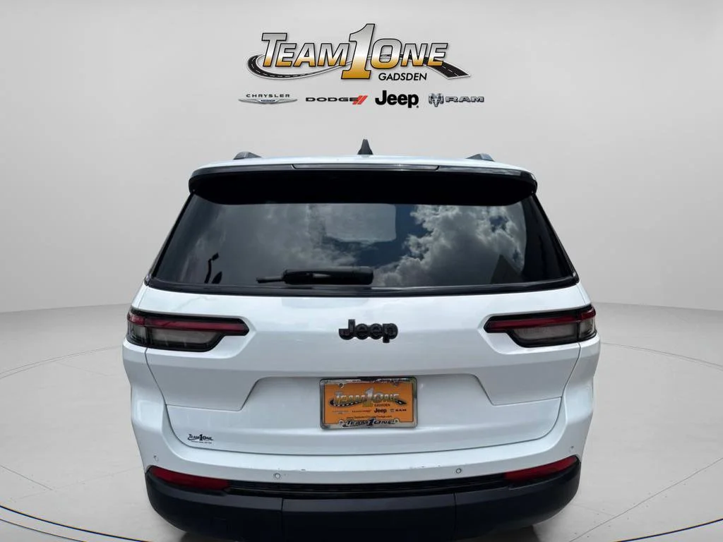 Used 2023 Bright White Clearcoat Jeep Altitude image 8