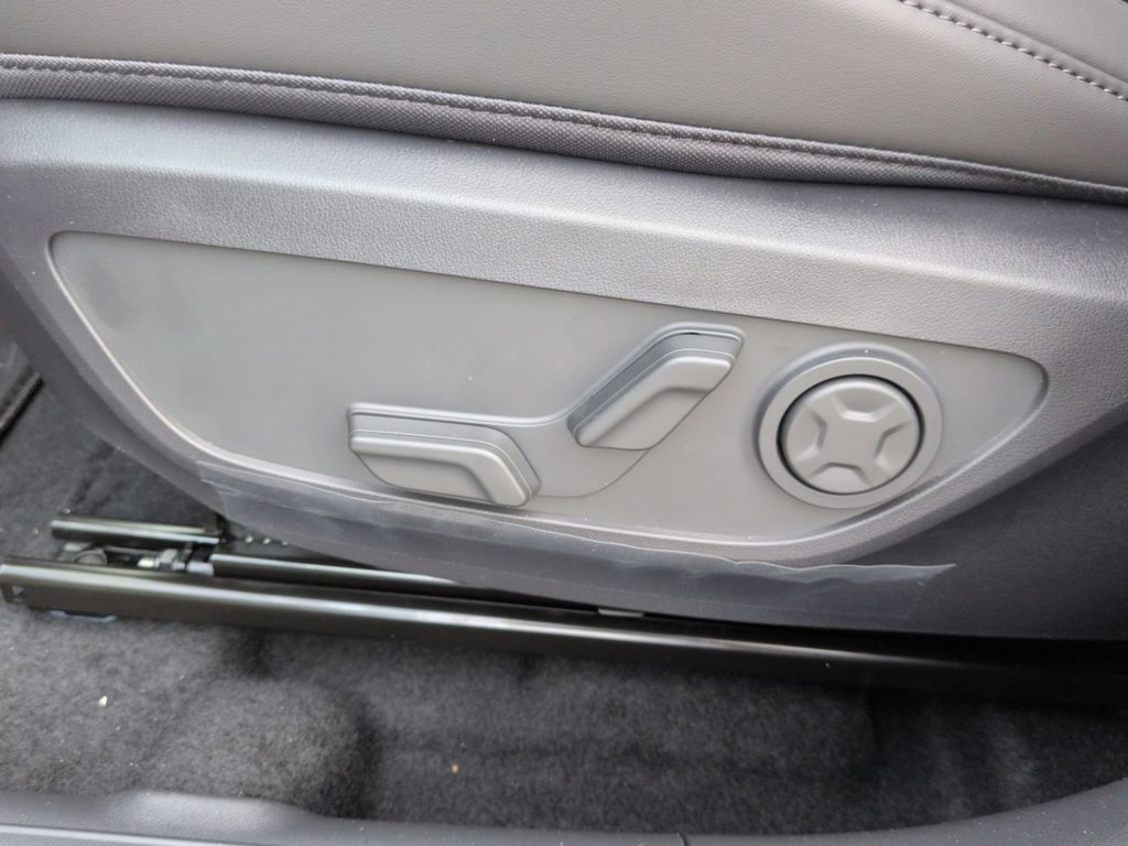 New 2027 Frost Blue Kia EX image 18