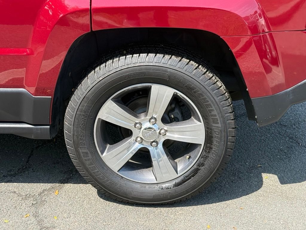 Used 2016 Red Jeep High Altitude image 12