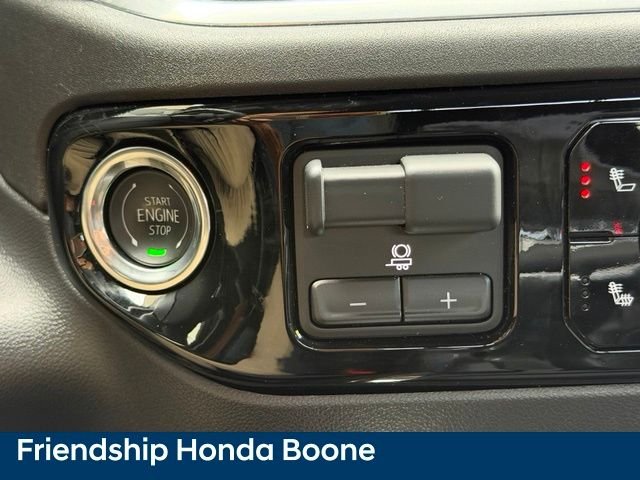 Used 2025 White Chevrolet RST image 36