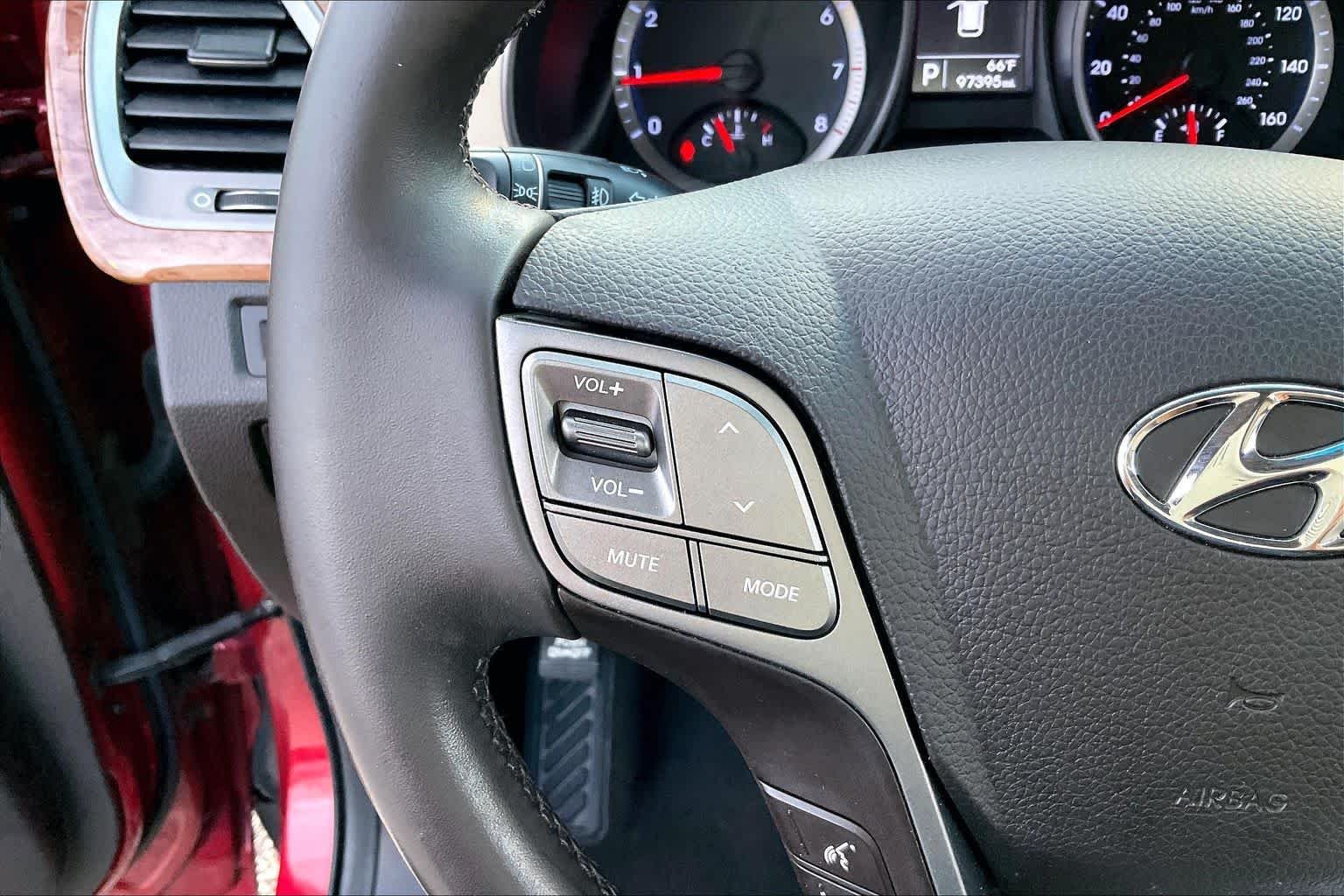 Used 2013 Serrano Red Hyundai Sport image 22