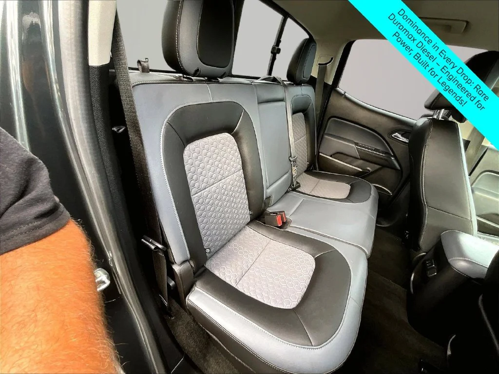 Used 2018 Gray Chevrolet Z71 image 25