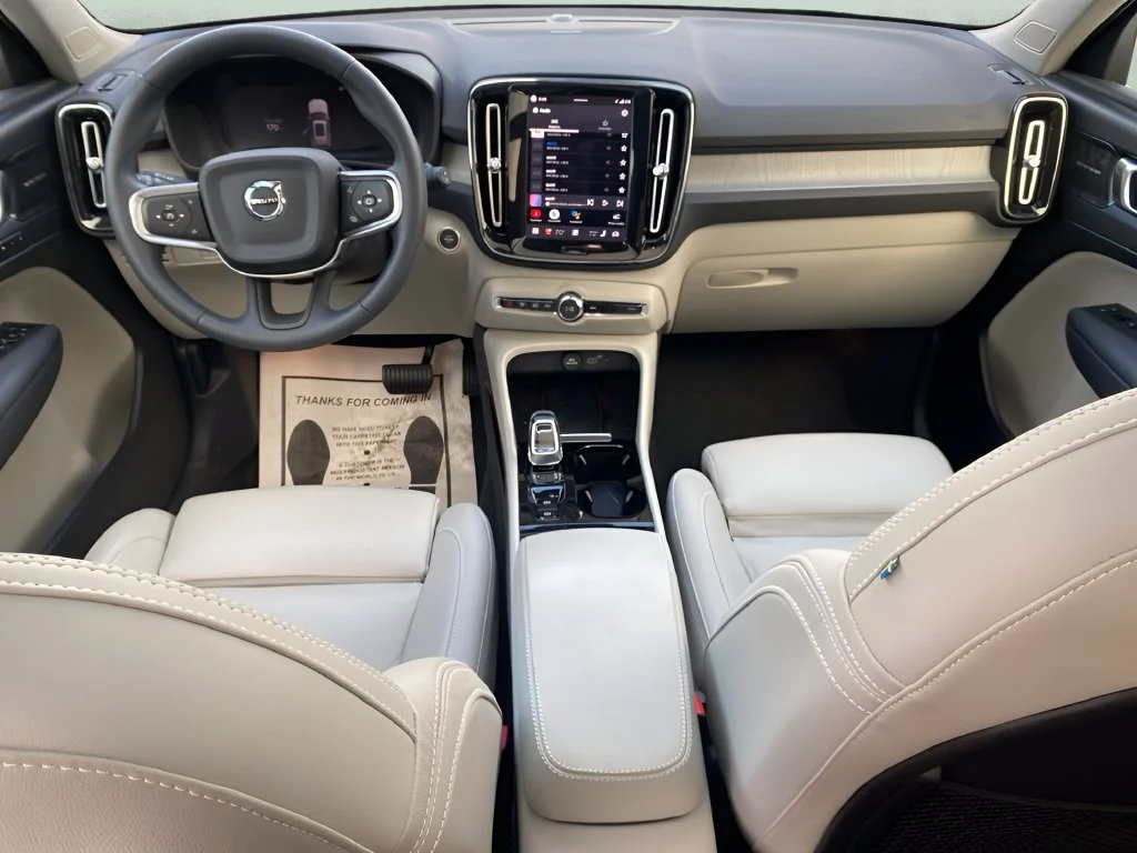 Used 2024  Volvo Ultimate Bright Theme image 12