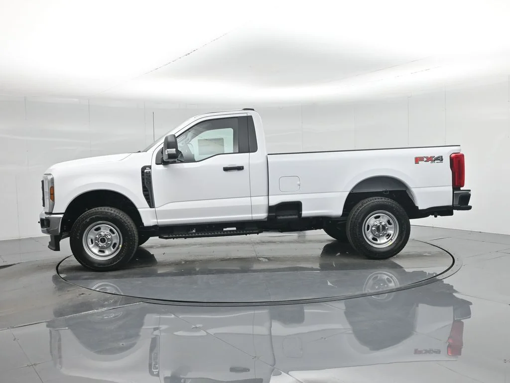 New 2026 Oxford White Ford XL image 24