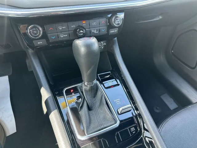 Used 2023 Gray Jeep Limited image 21
