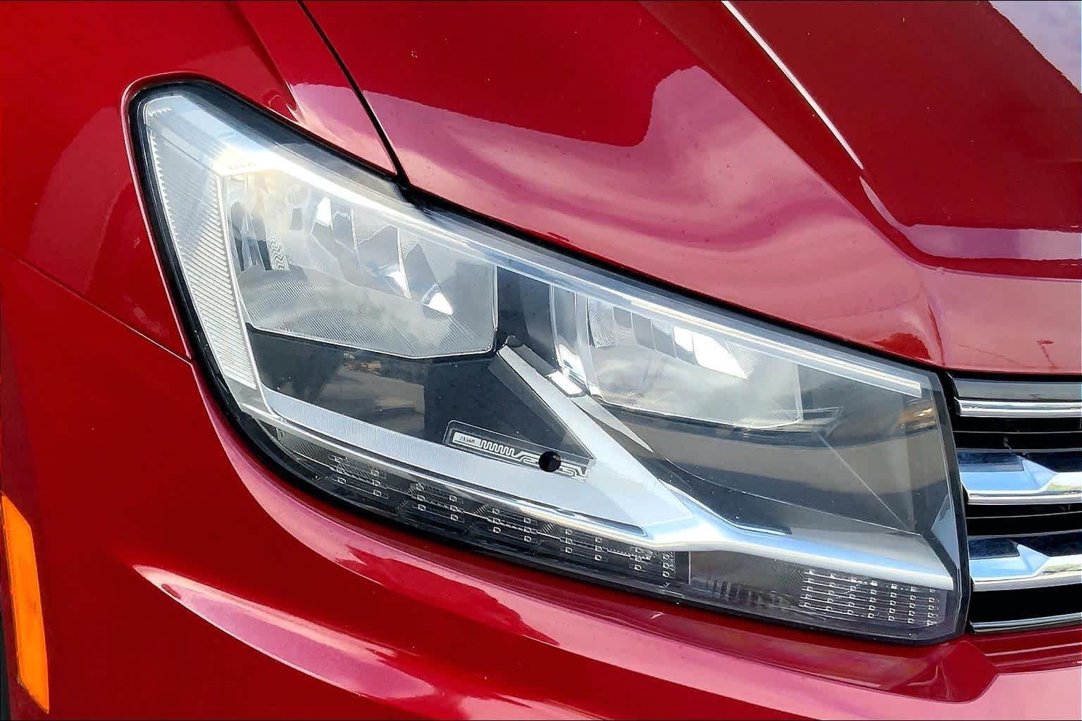 Used 2019 Cardinal Red Metallic Volkswagen SE image 28