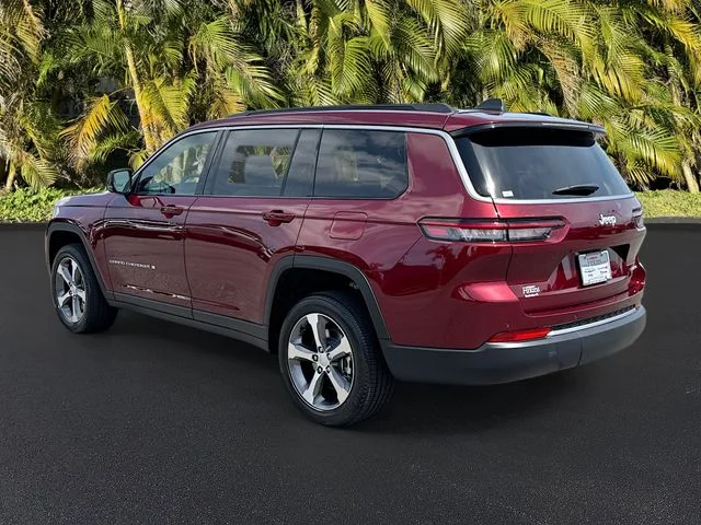 New 2026 Velvet Red Pearl-Coat Exterior Paint Jeep Limited image 3
