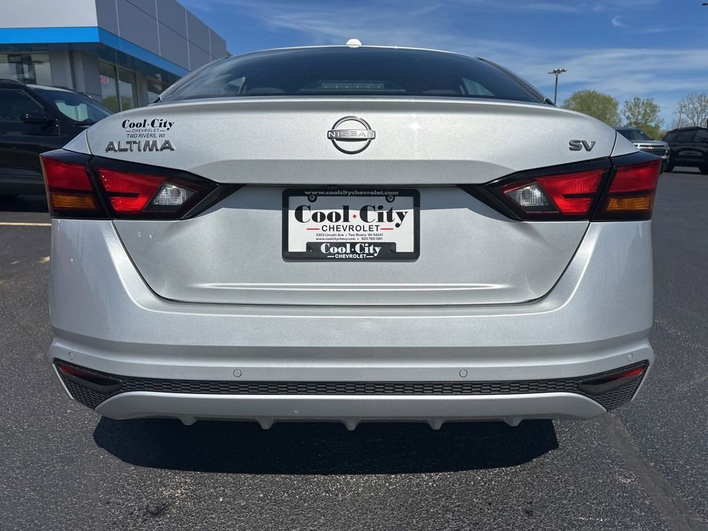Used 2024 Silver Nissan SV FWD image 8