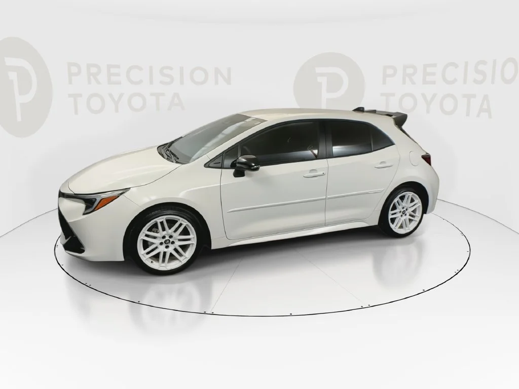 Used 2026 Ice Cap Toyota SE image 11