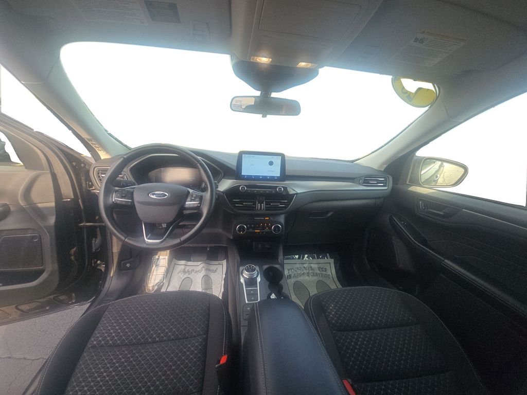 Used 2023 Black Metallic Ford Active image 9