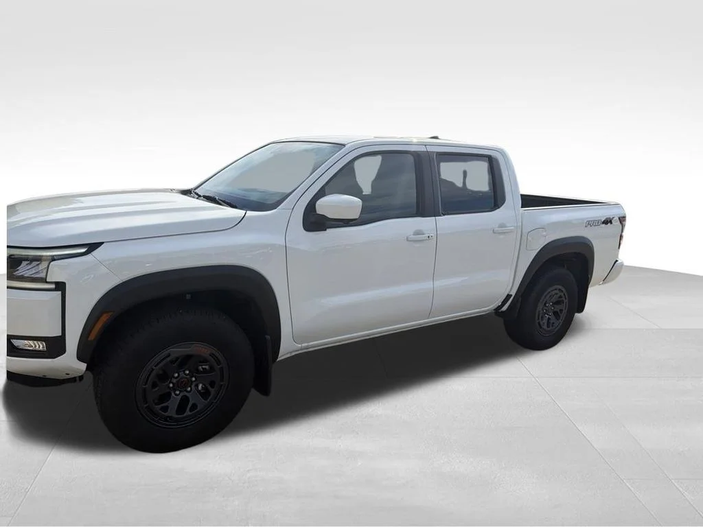 Used 2026 White Nissan PRO-4X image 4