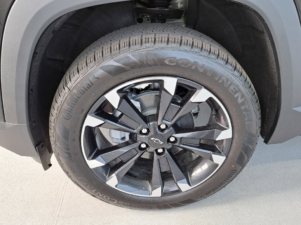2027 Chevrolet Equinox RS SUV Slide 15
