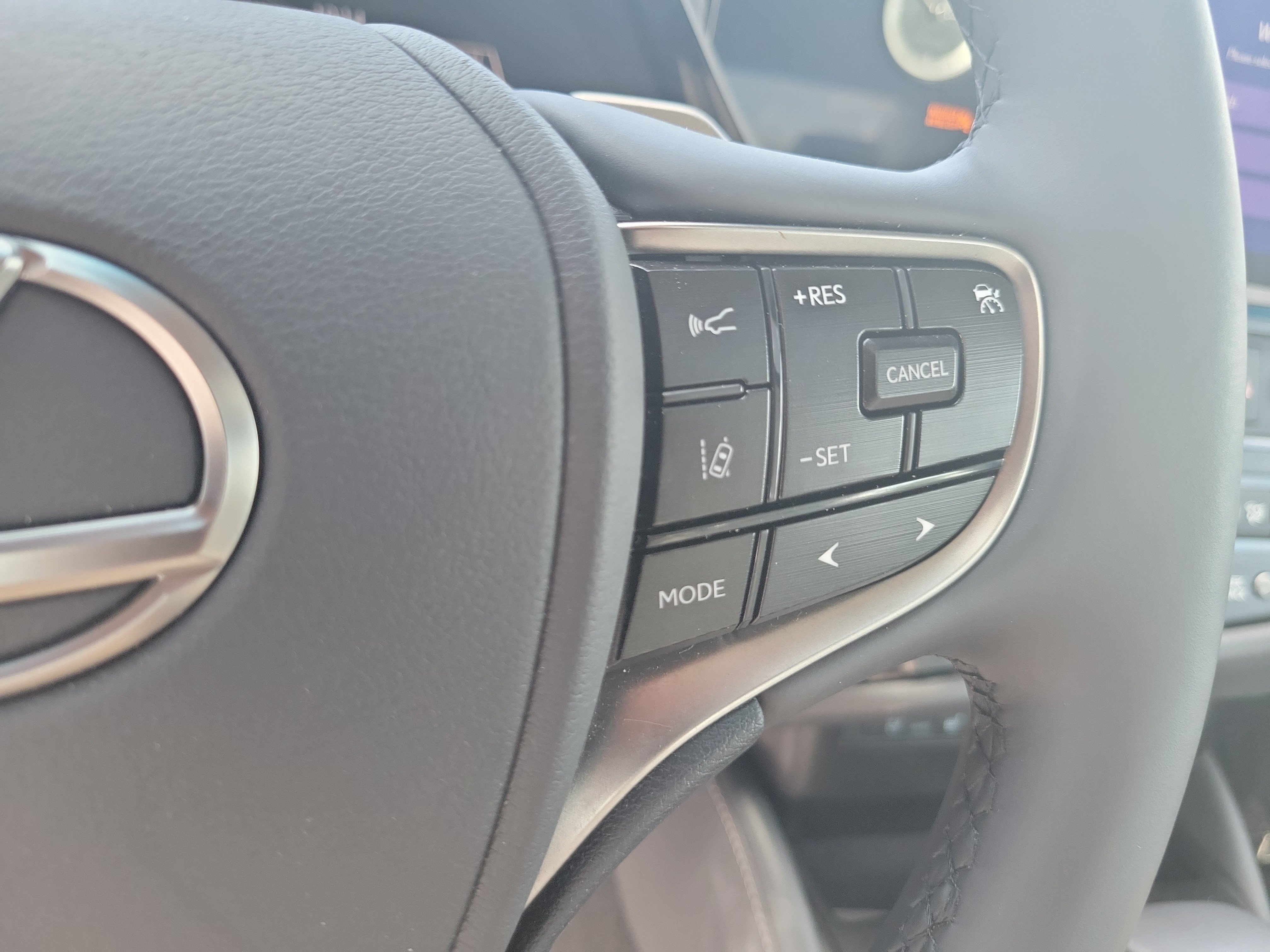 Used 2023 Iridium Lexus 250 image 27
