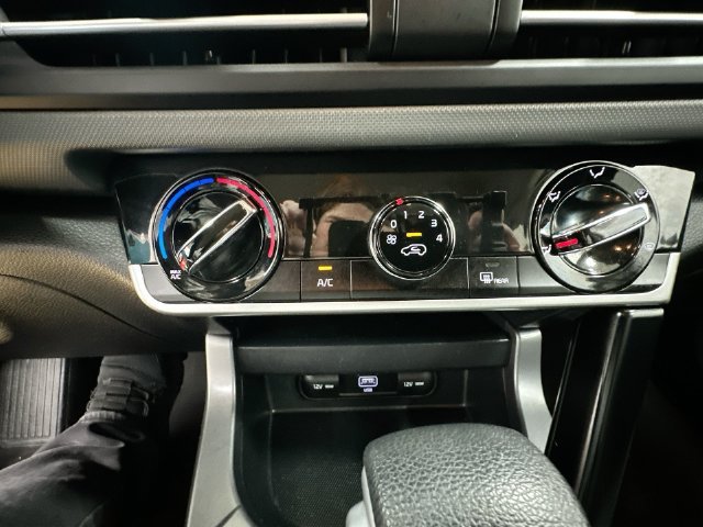 Used 2023 White Kia LX image 17