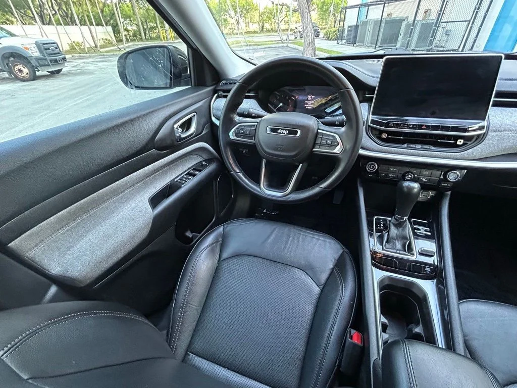 Certified Used 2022 White Jeep Latitude Lux image 9