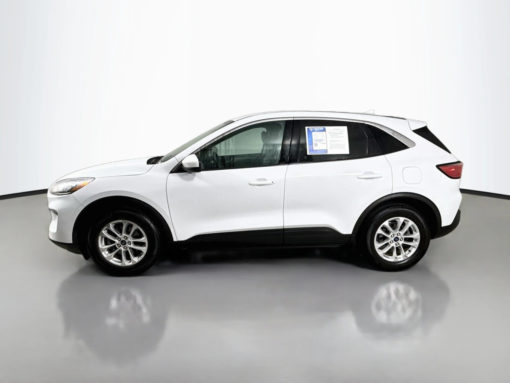 Used 2020 Oxford White Ford SE image 10