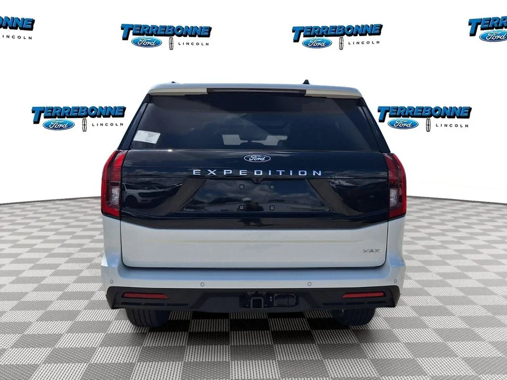 New 2027 Star White Metallic Tri-Coat Ford MAX Active image 6