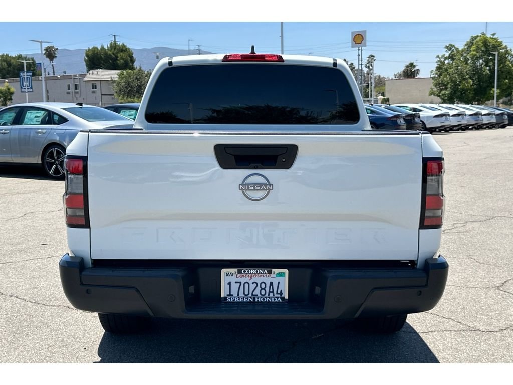 Used 2024 Glacier White Nissan S image 4