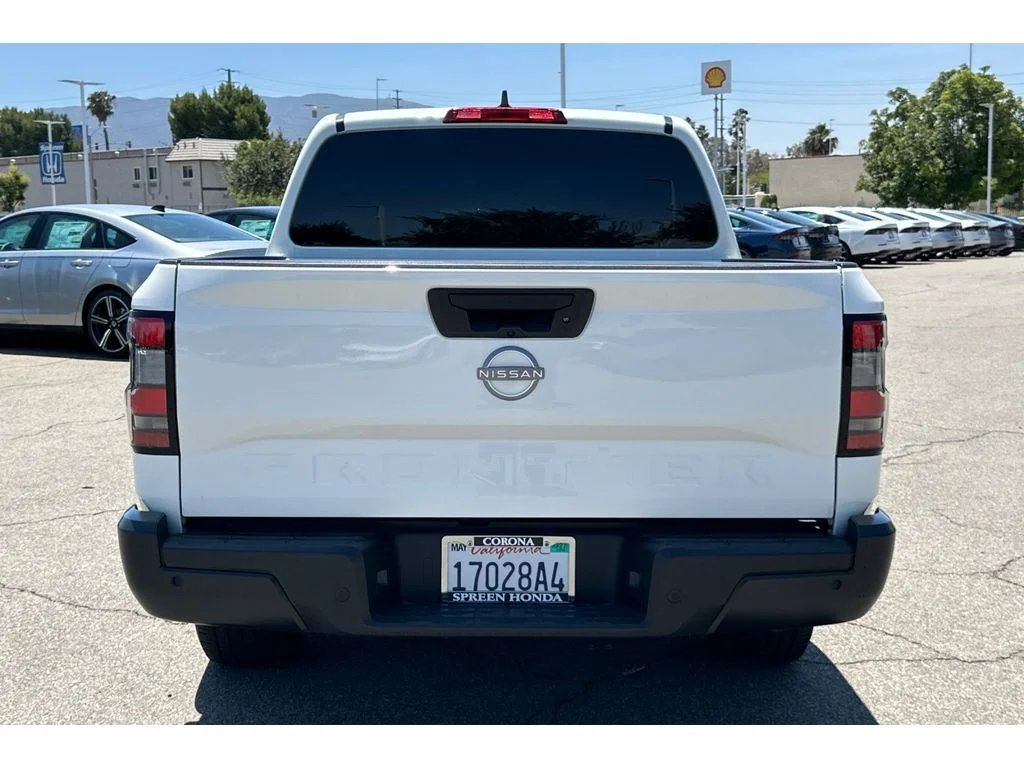 Used 2024 Glacier White Nissan S image 4