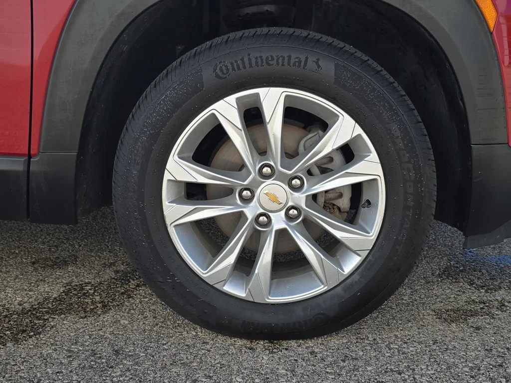 Used 2021 Red Chevrolet LS image 34
