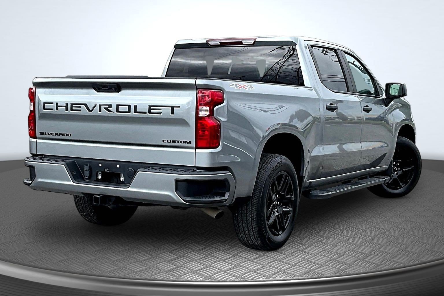Used 2024 Gray Chevrolet Custom image 5