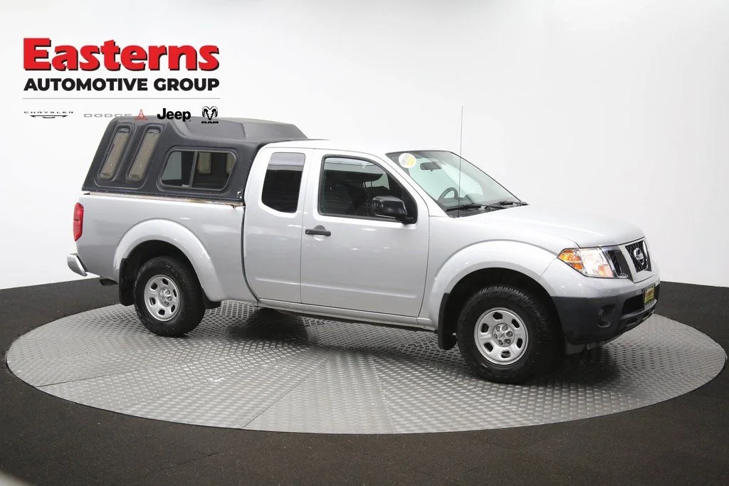 Used 2019 Silver Nissan S image 49