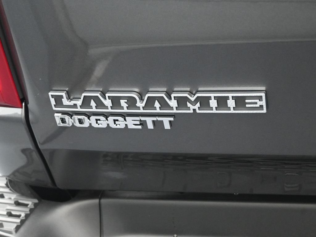 New 2026 Granite Crystal Metallic Clear-Coat Exterior Paint RAM Laramie image 24